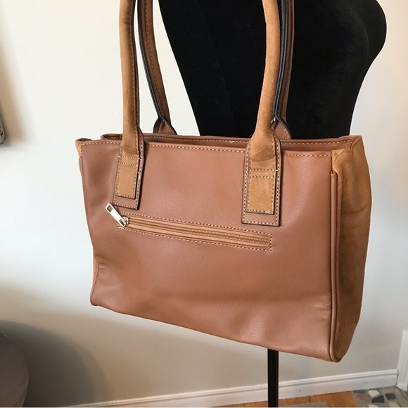 MIA & Luca tan handbag purse.  Like new. - Picture 2 of 7